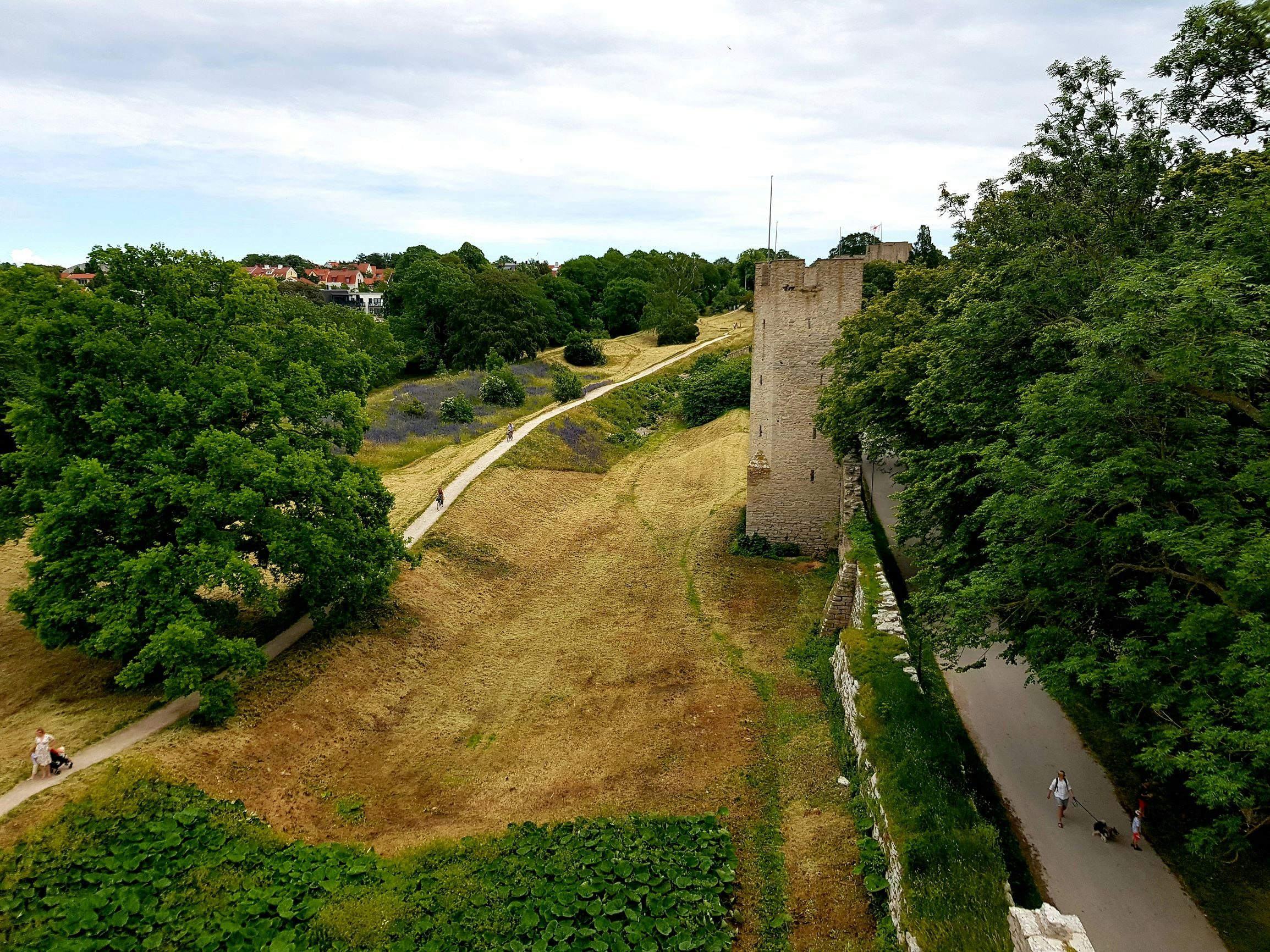 Utsikt över ringmuren från Väktargången