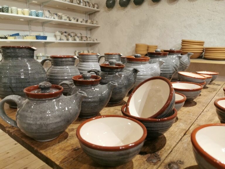 keramik på bord