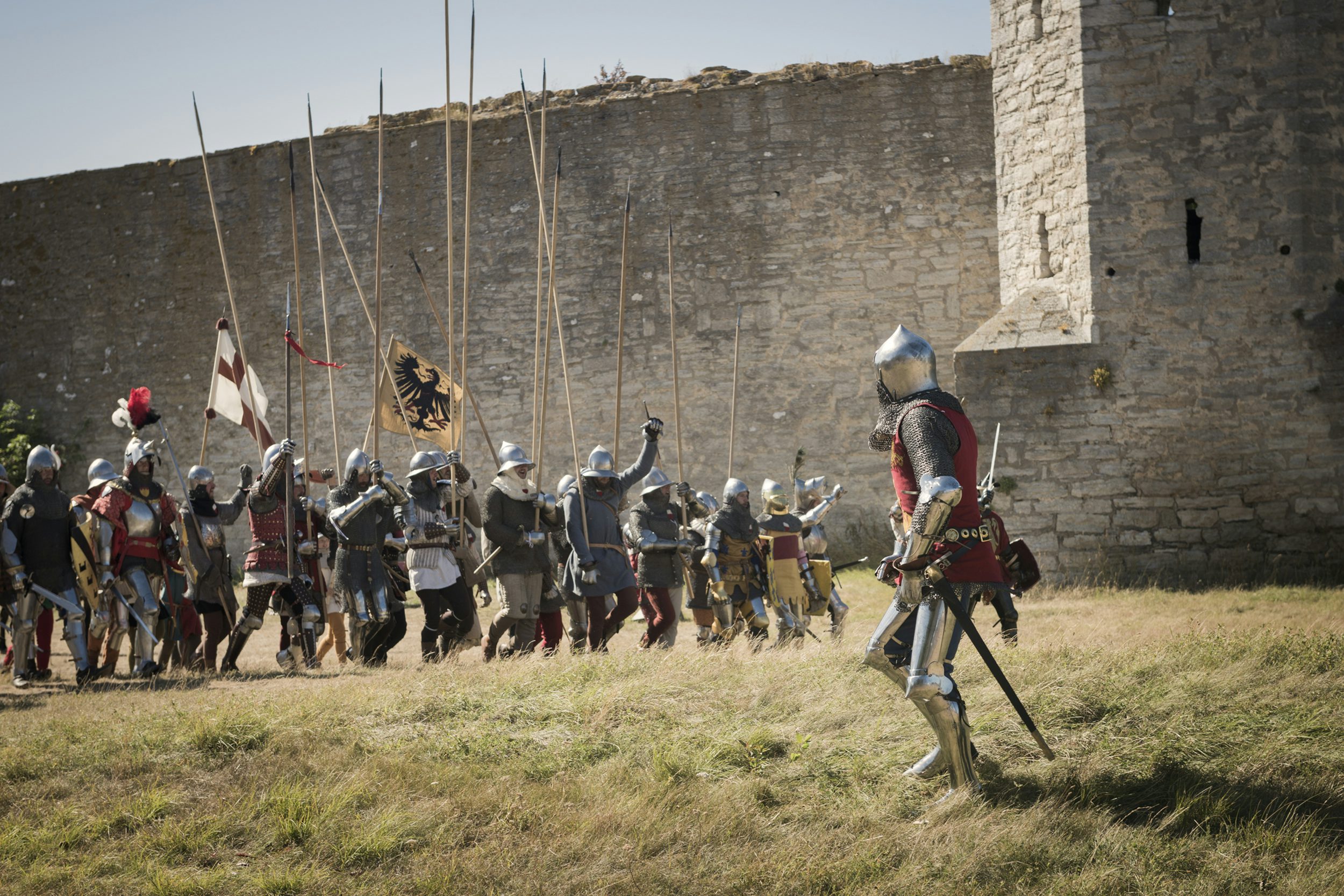 medeltida soldater utanför ringmuren